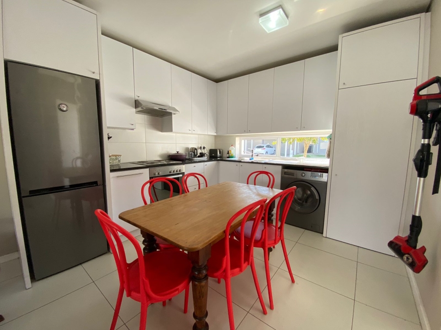 To Let 3 Bedroom Property for Rent in Somerset Lakes Western Cape